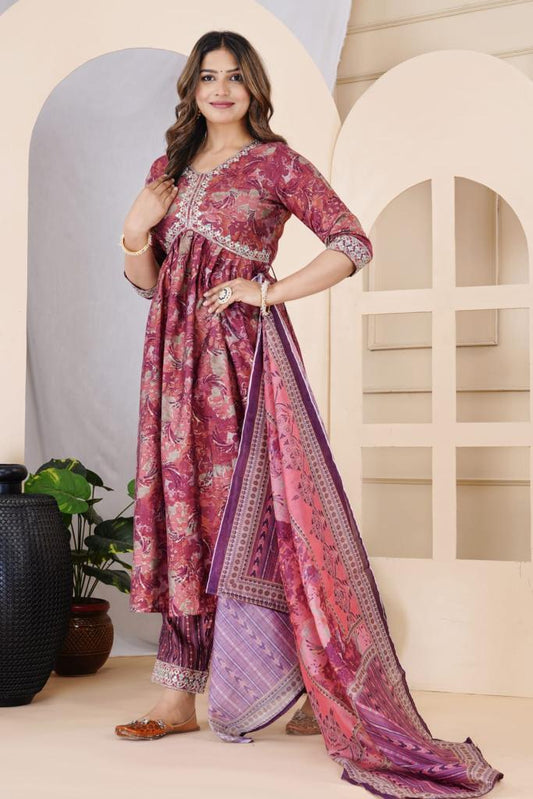 Floral Suit Set In Muslin Digital print