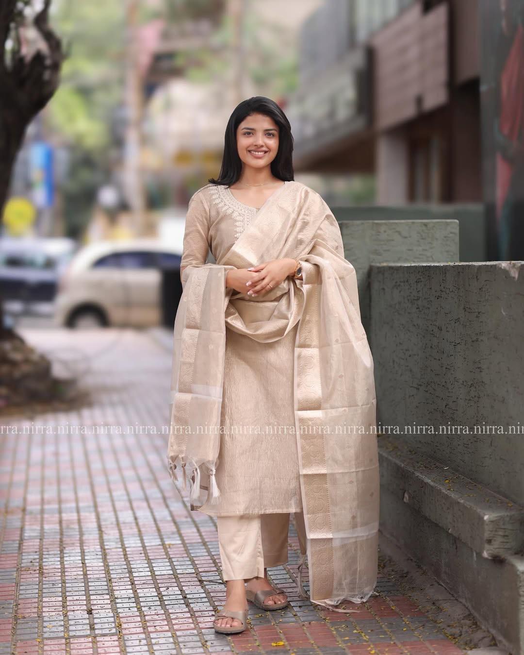 Three-Piece Set Consisting Of A Kurta, Salwar, And Dupatta