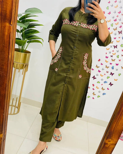 Elegant Cotton Slub Embroidered Kurti with Pant – Stylish & Comfortable by Klothcart!