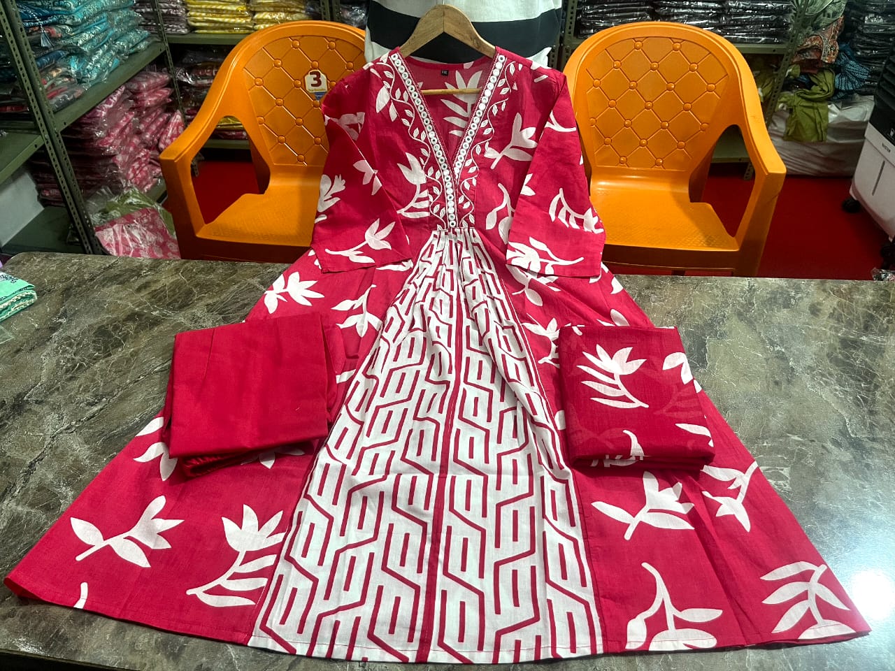 New  Anarkali kurta set with new style in saganeri  print